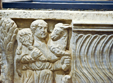 Sarkophagdarstellung: Jesus als der Gute Hirte; Kallistuskatakomben / San Callisto / Calixtus-Katakombe