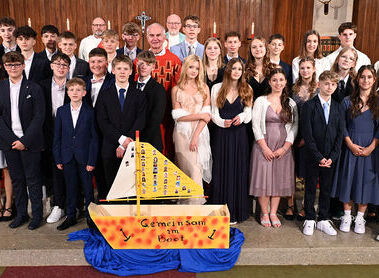 Firmung in der Gartenstadtkirche / Hermann Nader