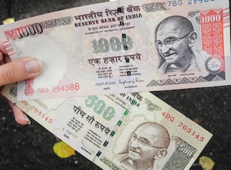 Arme Von Blitz Umstellung Bei Banknoten In Indien Hart Getroffen