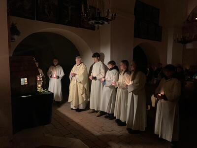 Christmette / © Adelheid Höger Feier in der Kirche in Ameis