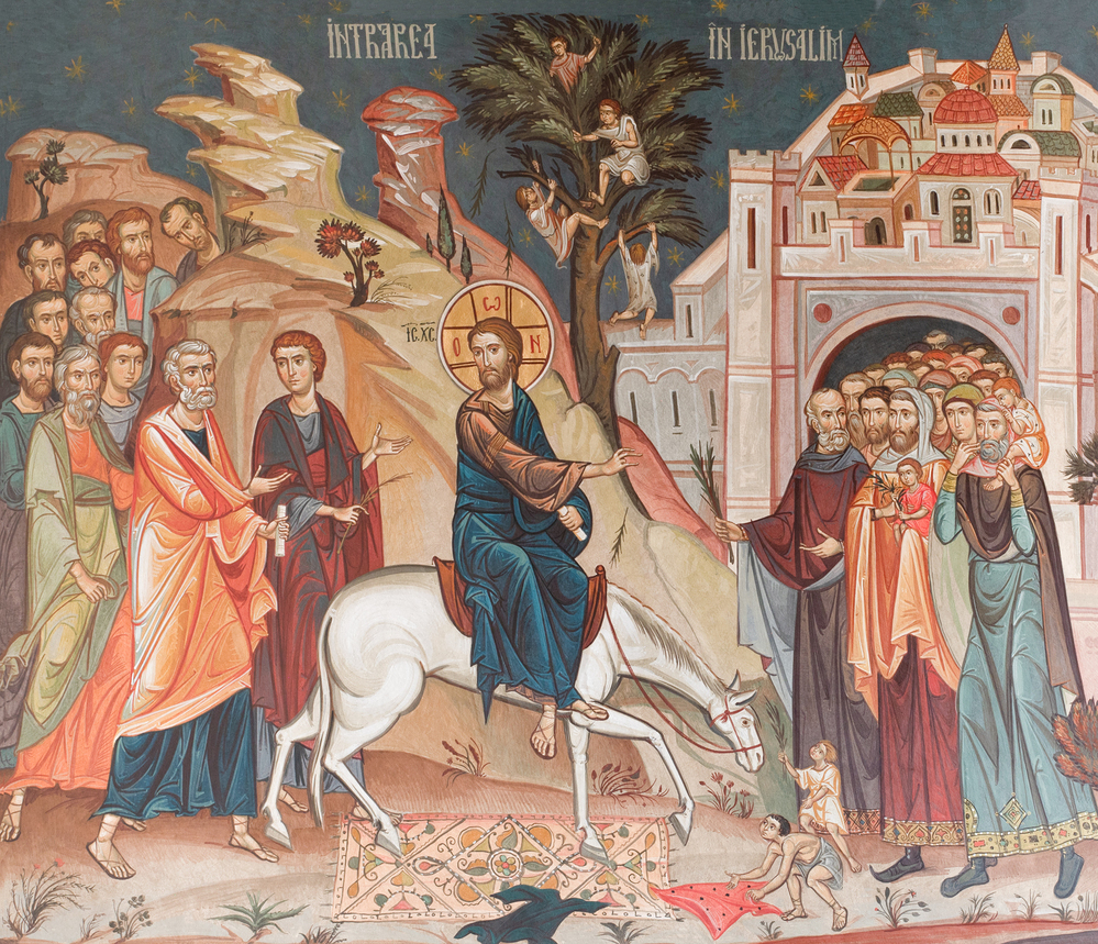 Mit dem Palmsonntag beginnt die letzte Woche vor dem Osterfest. Christus zieht auf einem Esel in Jerusalem ein. Die Menschen jubeln ihm zu und breiten ihre Kleider und Palmzweige vor ihm aus. Christus wird von seinem Leiden und Sterben noch einmal al