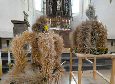 Erntedanksonntag / Herwig Reidlinger Erntekronen