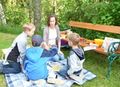 'Kinderliturgie - Mit allen Sinnen feiern' - Wortgottesfeier und Stationenbetrieb