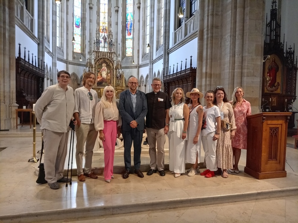„Belarussische Künstler im Exil“ in der Kirche St. Elisabeth der Pfarre zur Frohen Botschaft zu sehen / Georg Shiling „Belarussische Künstler im Exil“ in der Kirche St. Elisabeth der Pfarre zur Frohen Botschaft zu sehen