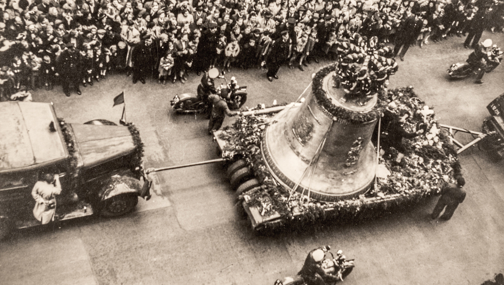 Pummerin 1952 / Archiv Dompfarre Wien Pummerin 1952