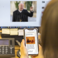 Von Palmsonntag, 10. April, bis Ostermontag, 18. April 2022, erhalten Registrierte täglich die biblische Ostererzählung im Liveticker als Push-Nachricht auf ihr Smartphone – in kurzen Nachrichten mit Bildern und Videos. Foto: © Erzdiözese Wien/Stepha