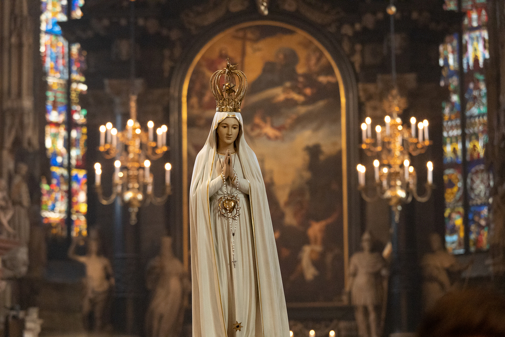 Maria-Namen-Feier im Wiener Stephansdom 2021 / Erzdiözese Wien/ Schönlaub Stephan, Stephan Schönlaub Das Fest Mariä Namen wird im Kirchenjahr am 12. September gefeiert. Der Festtag geht auf ein Fest zu Ehren des heiligen Namens Mariens zurück. Papst Innozenz XI. (1676–1689) setzte den Festtag für die ganze Kirche verbindlich fest, nachdem am 12. Sep