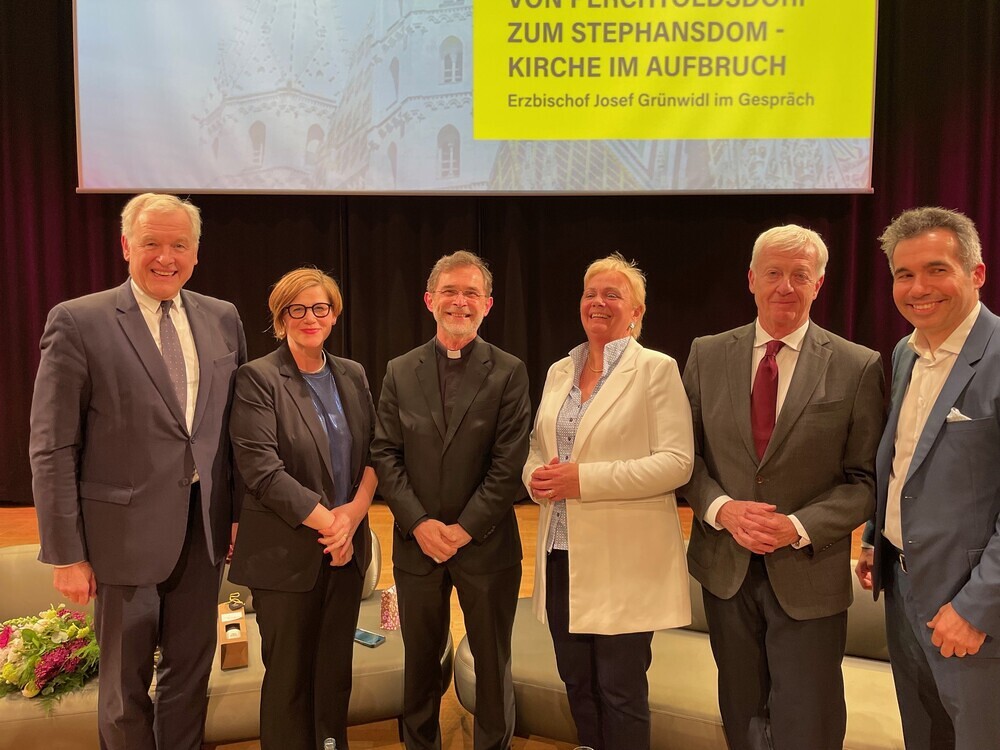 Gesprächsabend mit Erzbischof Josef Grünwidl in Perchtoldsdorf / Erzdiözese Wien/ Mayr Gesprächsabend mit Erzbischof Josef Grünwidl in Perchtoldsdorf