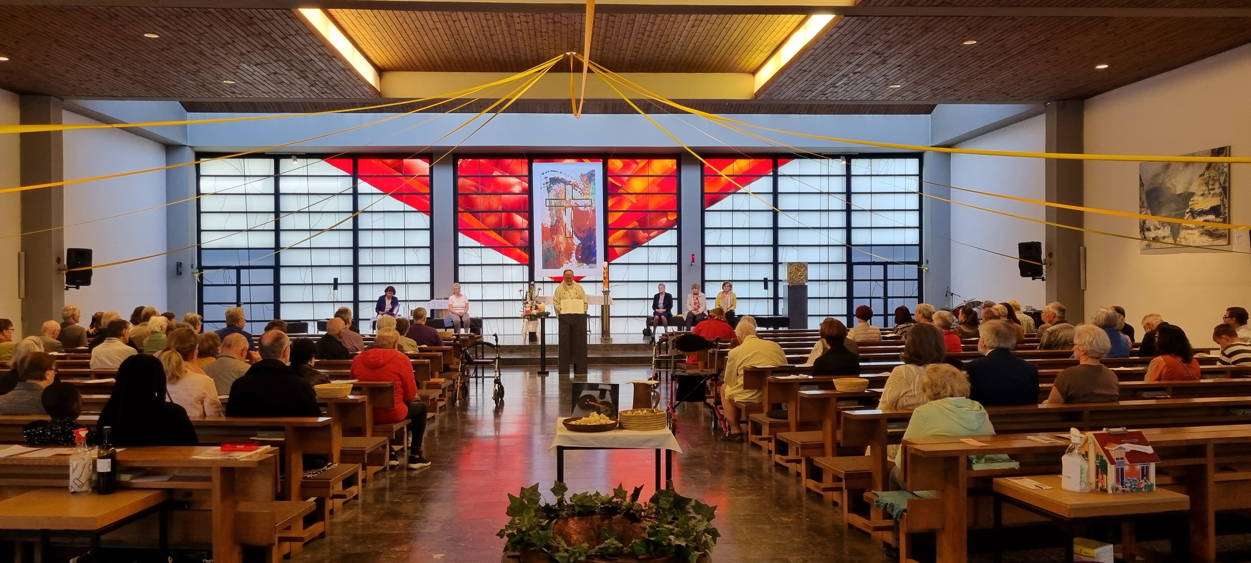 Eucharistiefeier / Pfarre Machstraße