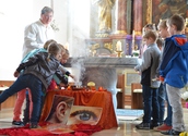 'Kinderliturgie - Mit allen Sinnen feiern' - Wortgottesfeier und Stationenbetrieb