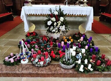 Adventkranzsegnung / Melanie Holzer