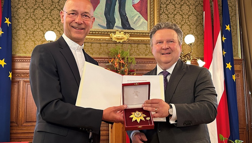 Wien ehrt Dompfarrer Faber mit hoher Auszeichnung