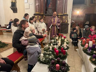 Familienmesse in Asparn/Zaya / © Kacher Patricia und Pater Ionut