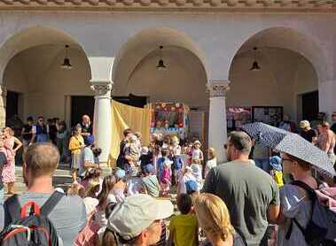 Kasperltheater / Hr. Marek von OttakringTV