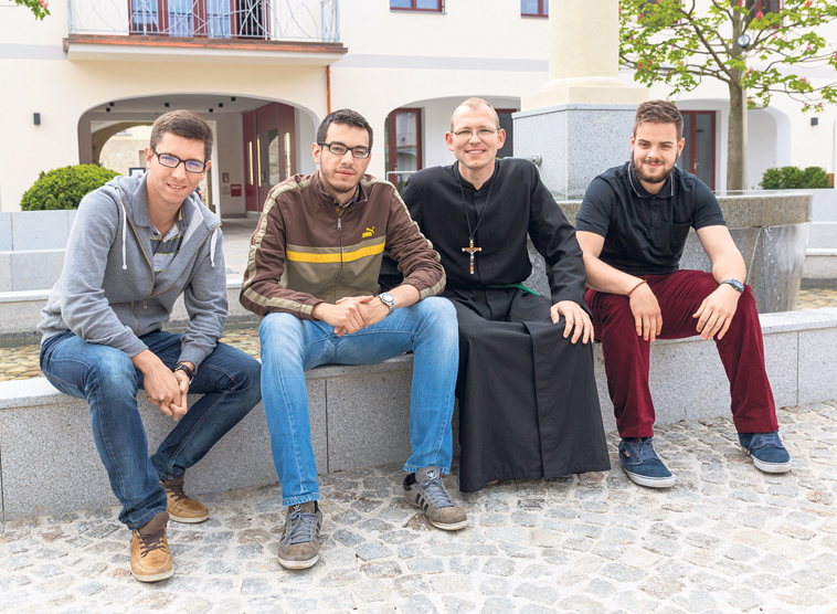 Studierende der Hochschule Heiligenkreuz